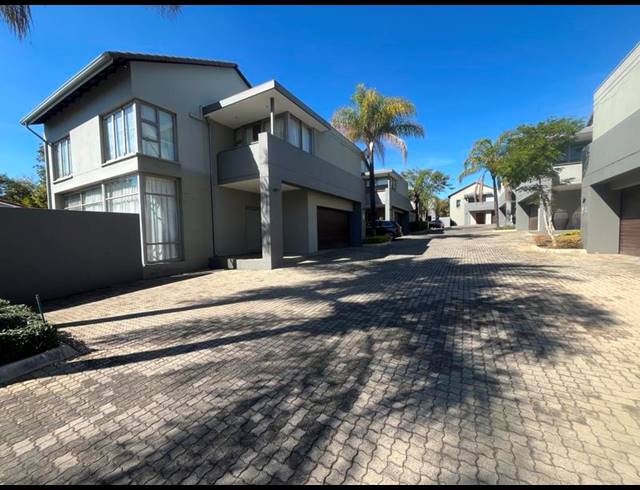 3 BEDROOM PROPERTY TO RENT IN MENLO PARK